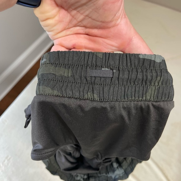 Athleta camo green running shorts - Picture 4 of 4